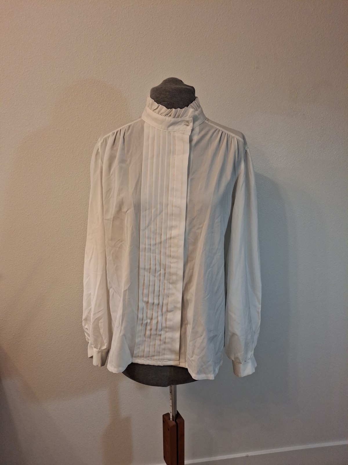 Judy Bond Vintage 80s White Ruffled Pintuck Button Up Blouse Secretary 16 M-L