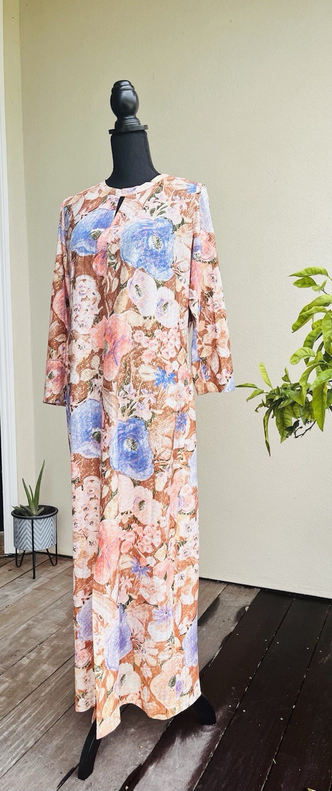 Vintage 70s Maxi Dress Long Sleeve Boho – British Lady – Gold Coral Blue Medium