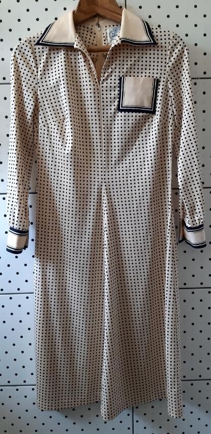 Vintage Designed by DAVISELLA Dress Maxi Beige with collar England UK-14 US-12