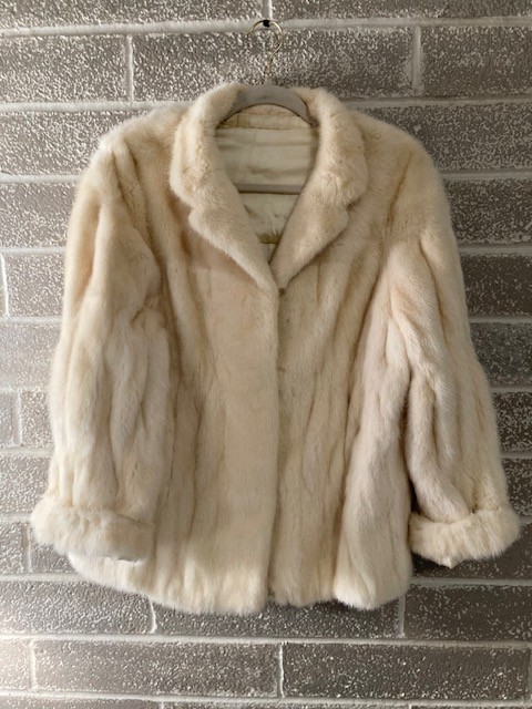 Beautiful never been worn Classic Style White Mink Jacket Circa 1985 Size 10-12