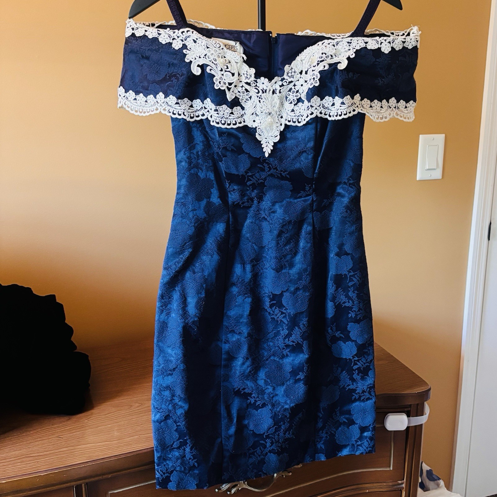 Vintage Blue Navy 80s 90s Floral Lace Off Shoulder Short Dress Sz 3 Timeless