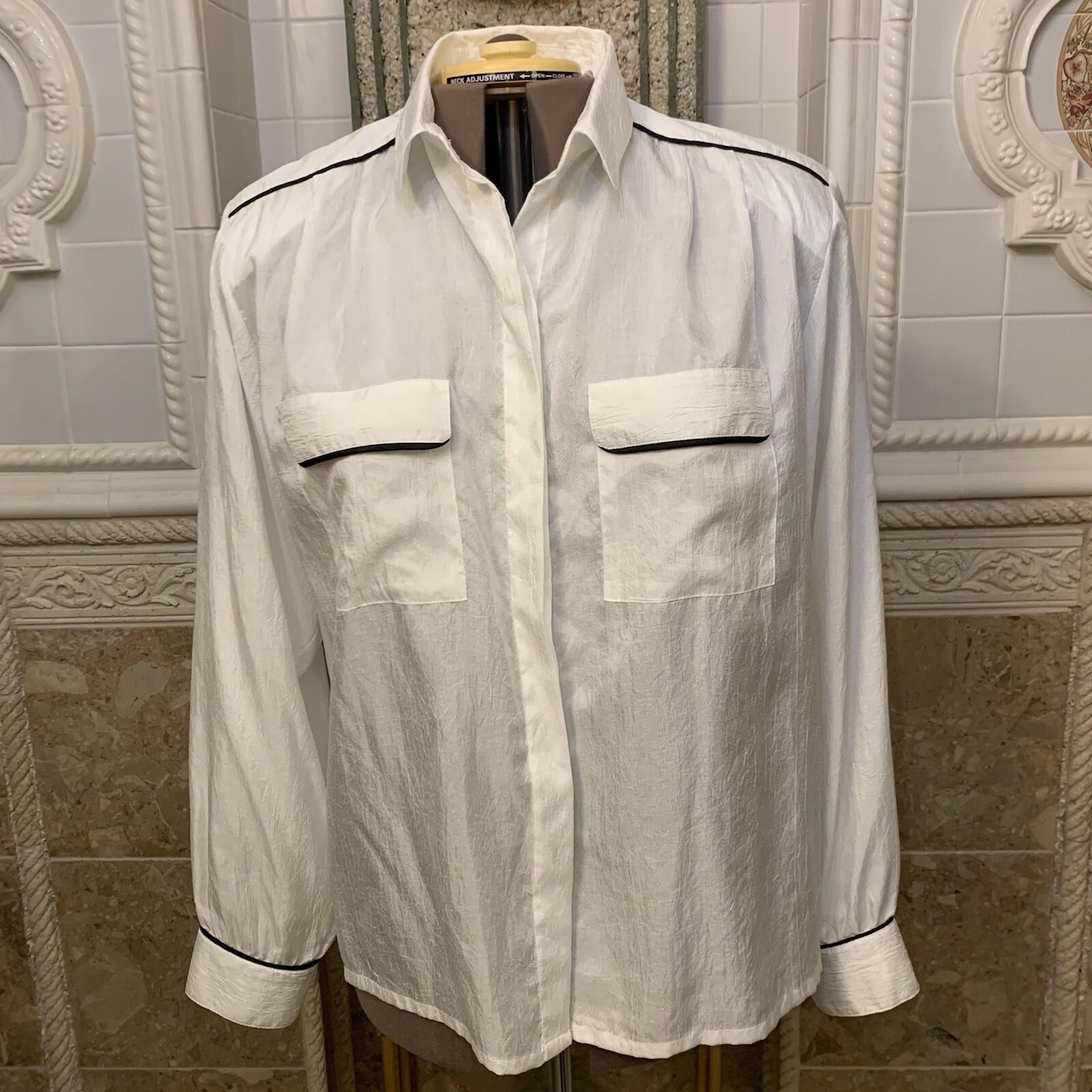 Adelaar-Matson. Sz 18. Long Sleeve. Flap Pockets. Hidden button placket. B101