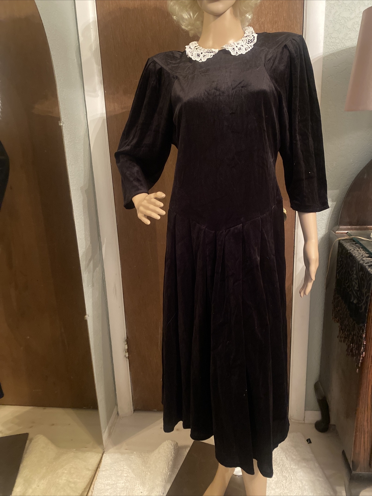Vintage Long Black Velvet Dress Lace Collar By Paquette Too! Size 12