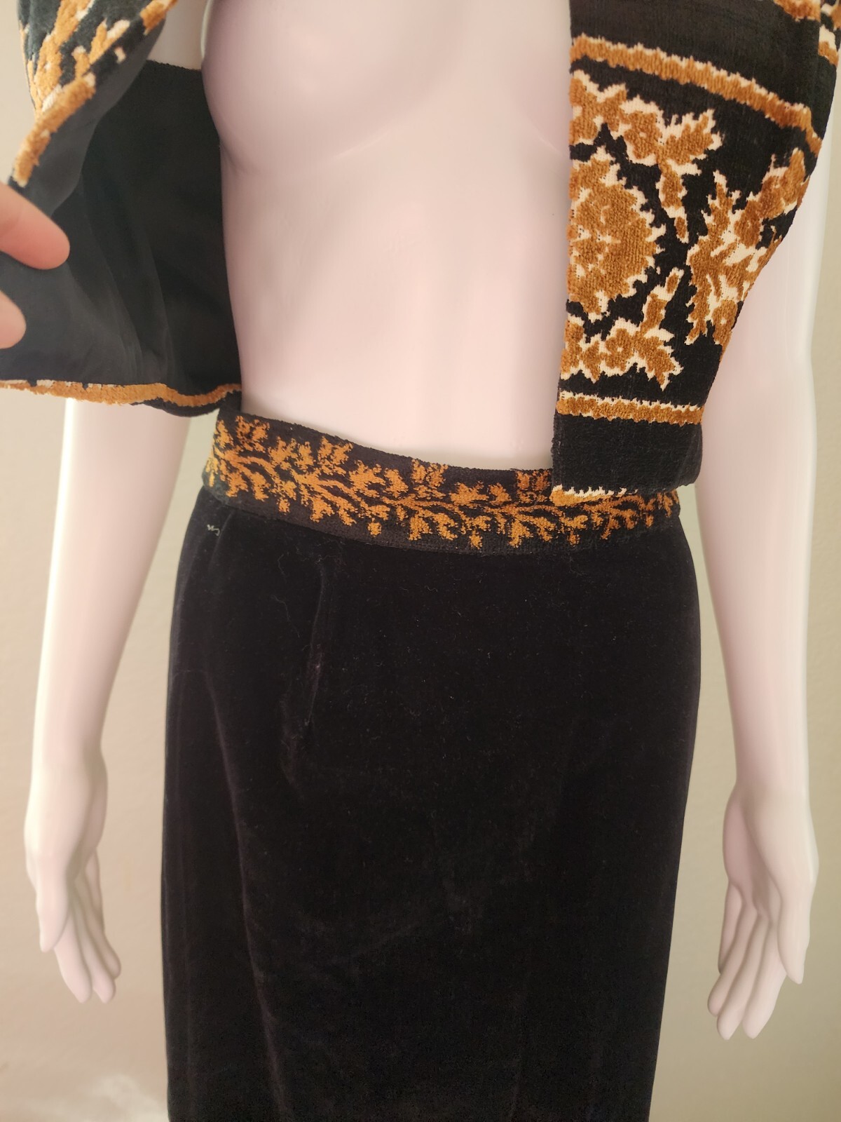 Vintage 60-70s Jo Hardin Tapestry Carpet Vest /skirt Set Boho Hippie Festival