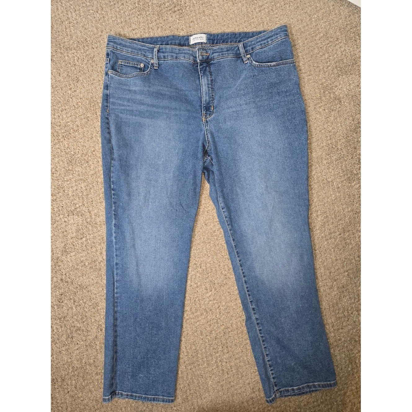 Crown & Ivy Women’s High Rise Vintage Straight Blue Denim Jeans Size 20