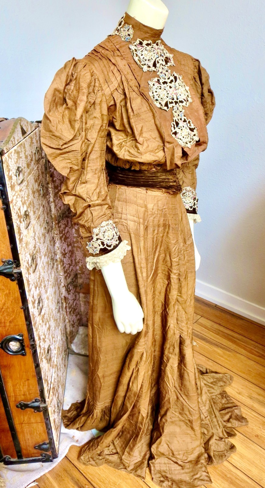 Antique Gibson Girl Brown Silk Two Piece Dress Mutton Sleeves High Neck