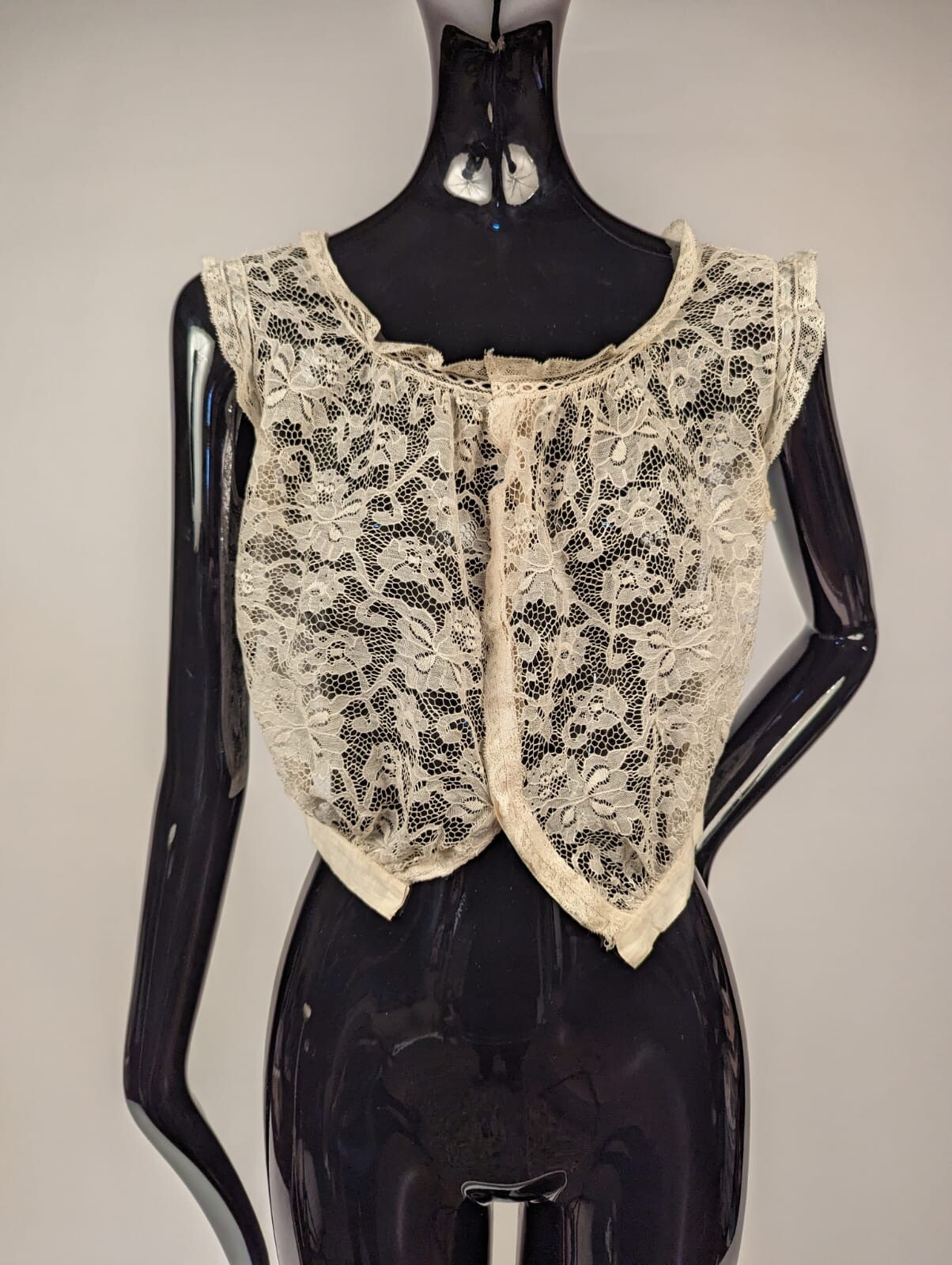 VICTORIAN 19TH C FLORAL LACE CAMISOLE W VALENCIENNES LACE TRIM