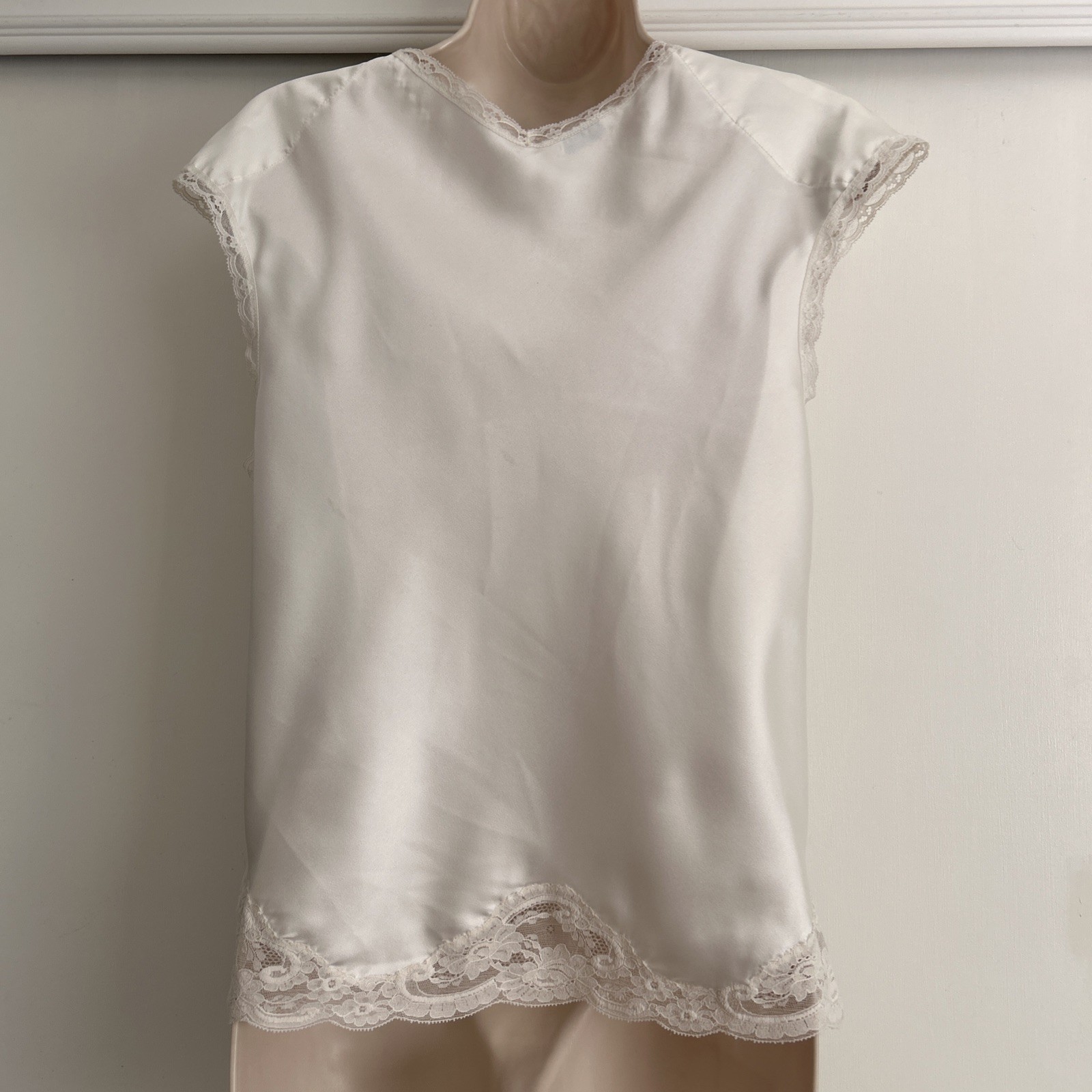Vtg 1980s Christian Dior Pale White Camisole Slip Lace Shoulder Pad Openings