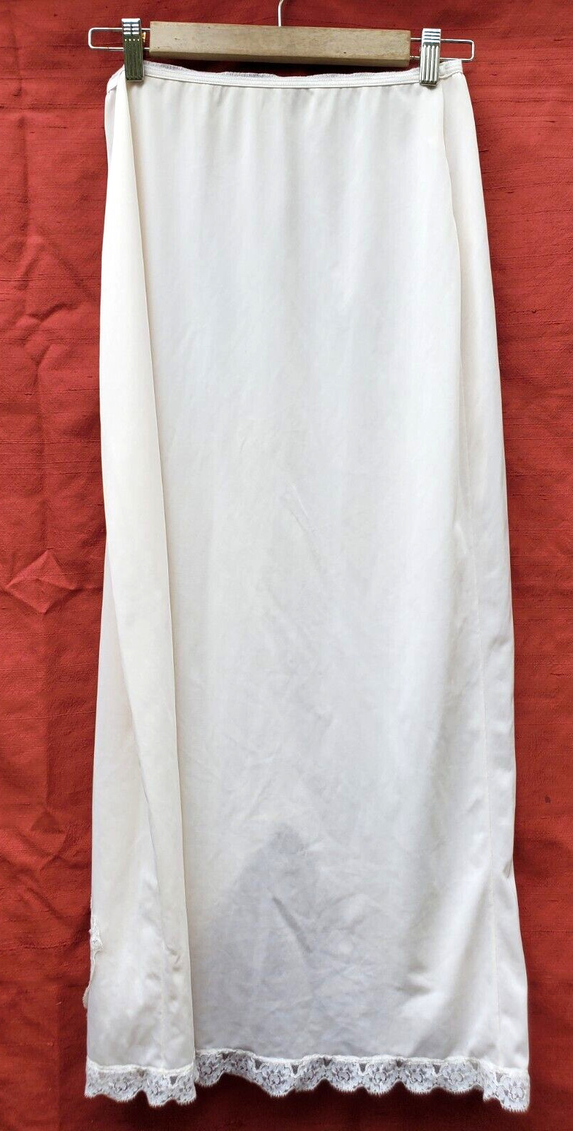 LORRAINE creamy white Nylon & Lace long slip MEDIUM Vintage womens