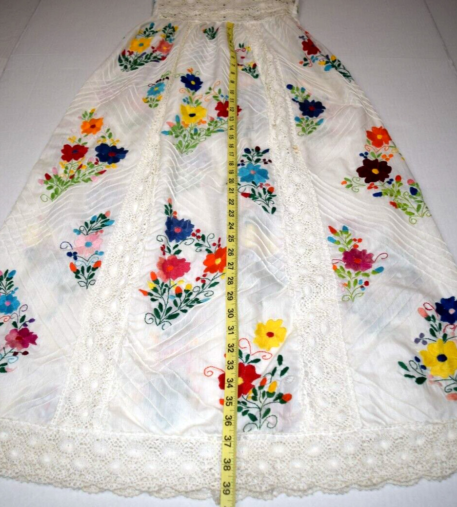 Vintage Dress Size S/M 70s White Crochet Colorful Floral Embroidery Empire Waist