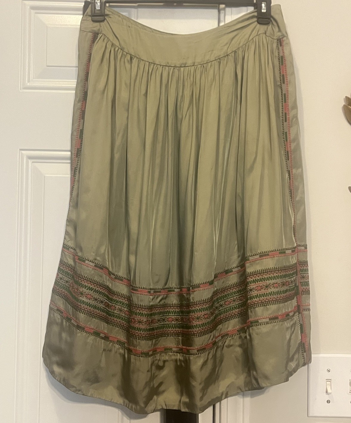 RARE Pure DKNY Spring 09 Runway Sample Skirt Sage Green Embroidered Boho Midi