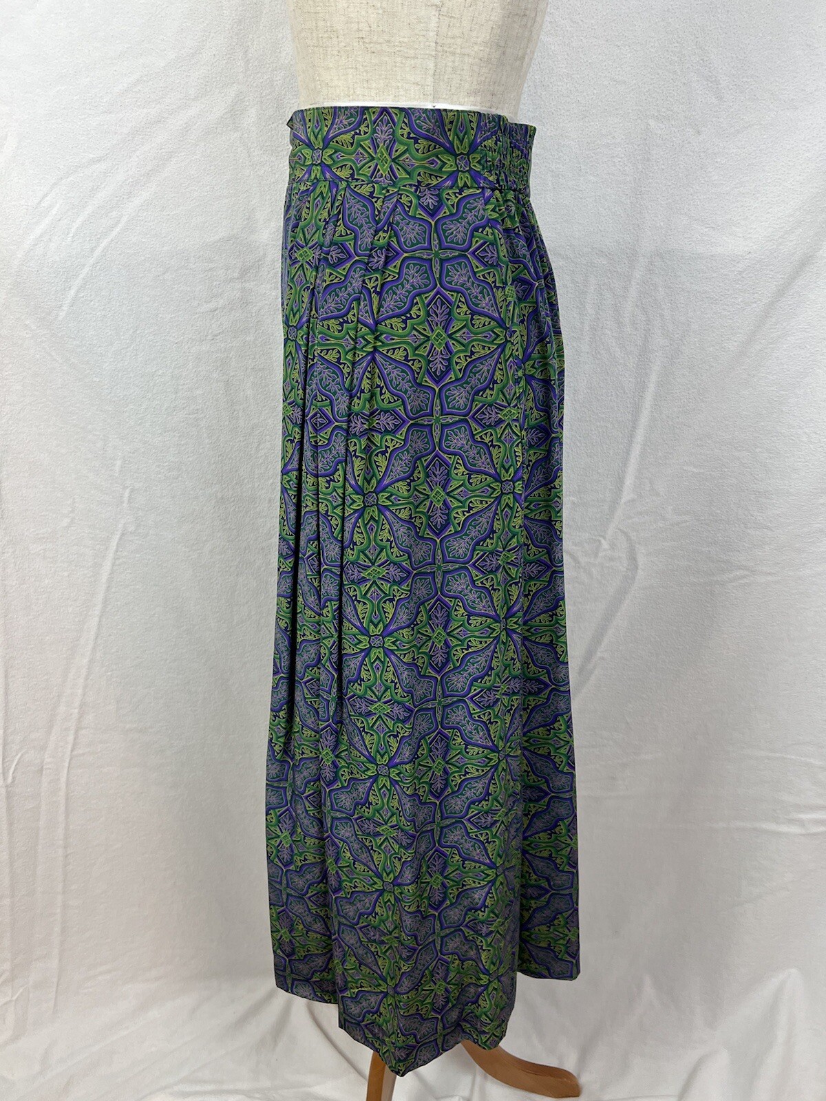 Vintage Women’s Evan-Picone Green Purple Silk Blouse Skirt Set Size 6 and 8