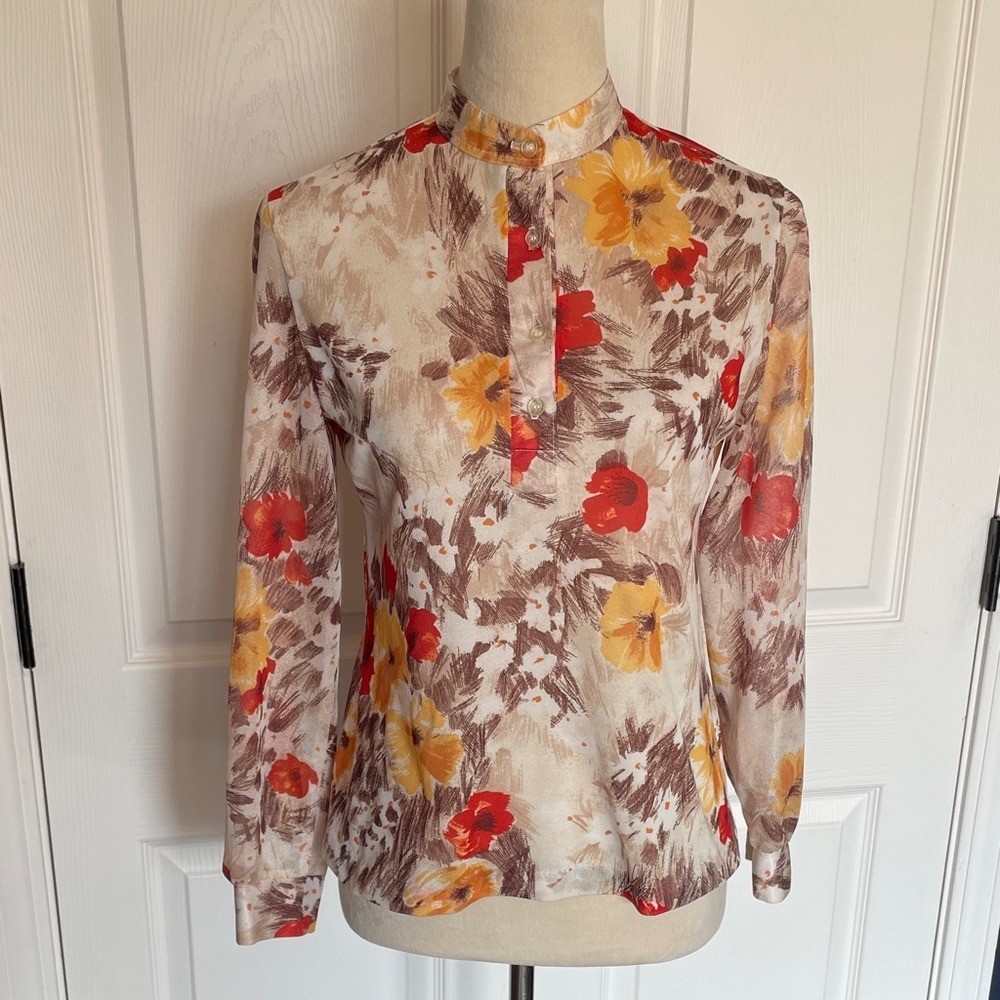Vintage Russ Togs Floral Long Sleeve Tab Collar 70s Blouse 1/2 Button Front