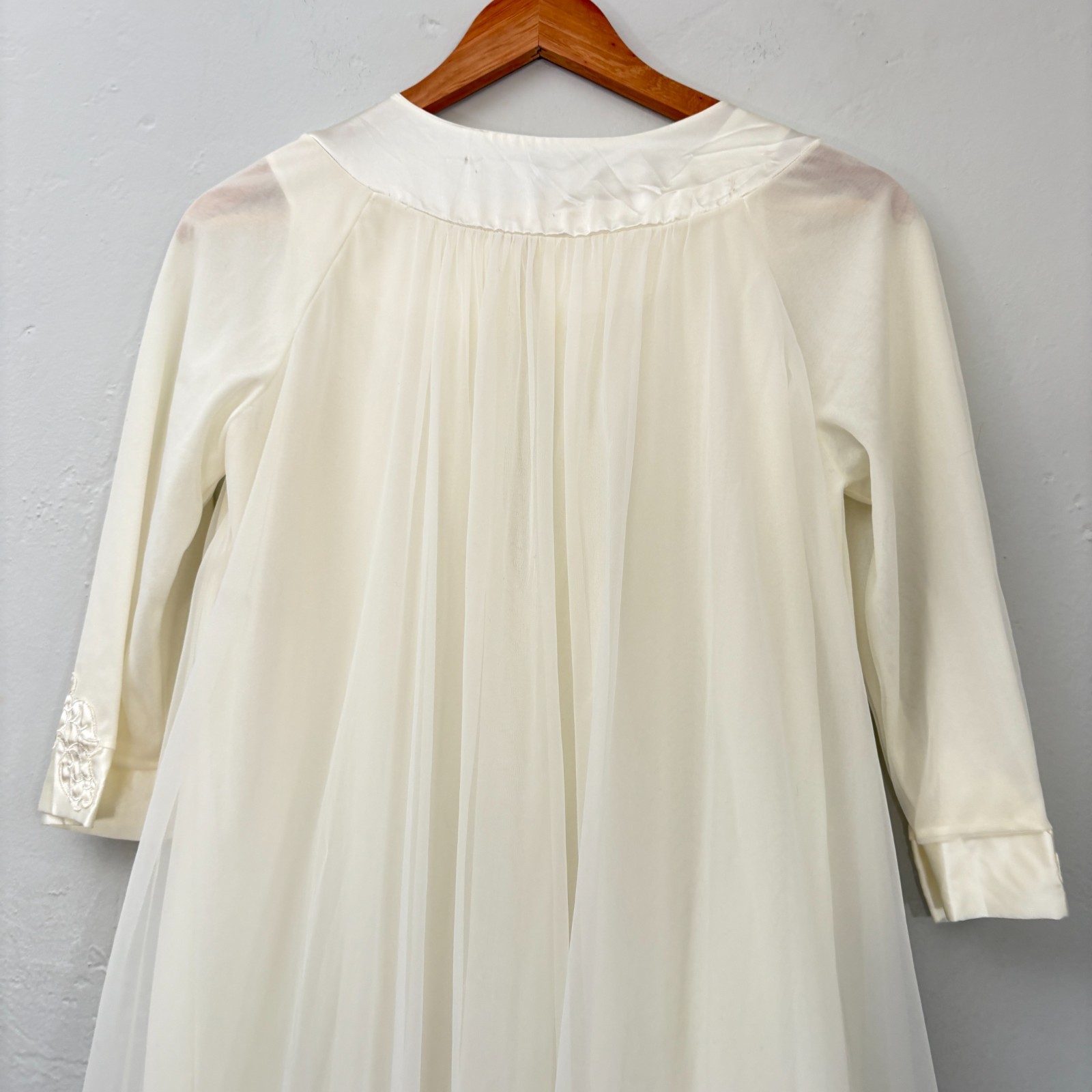 Gossard Artemis Robe Nightgown Set Women Size Petite White Vintage FLAWS