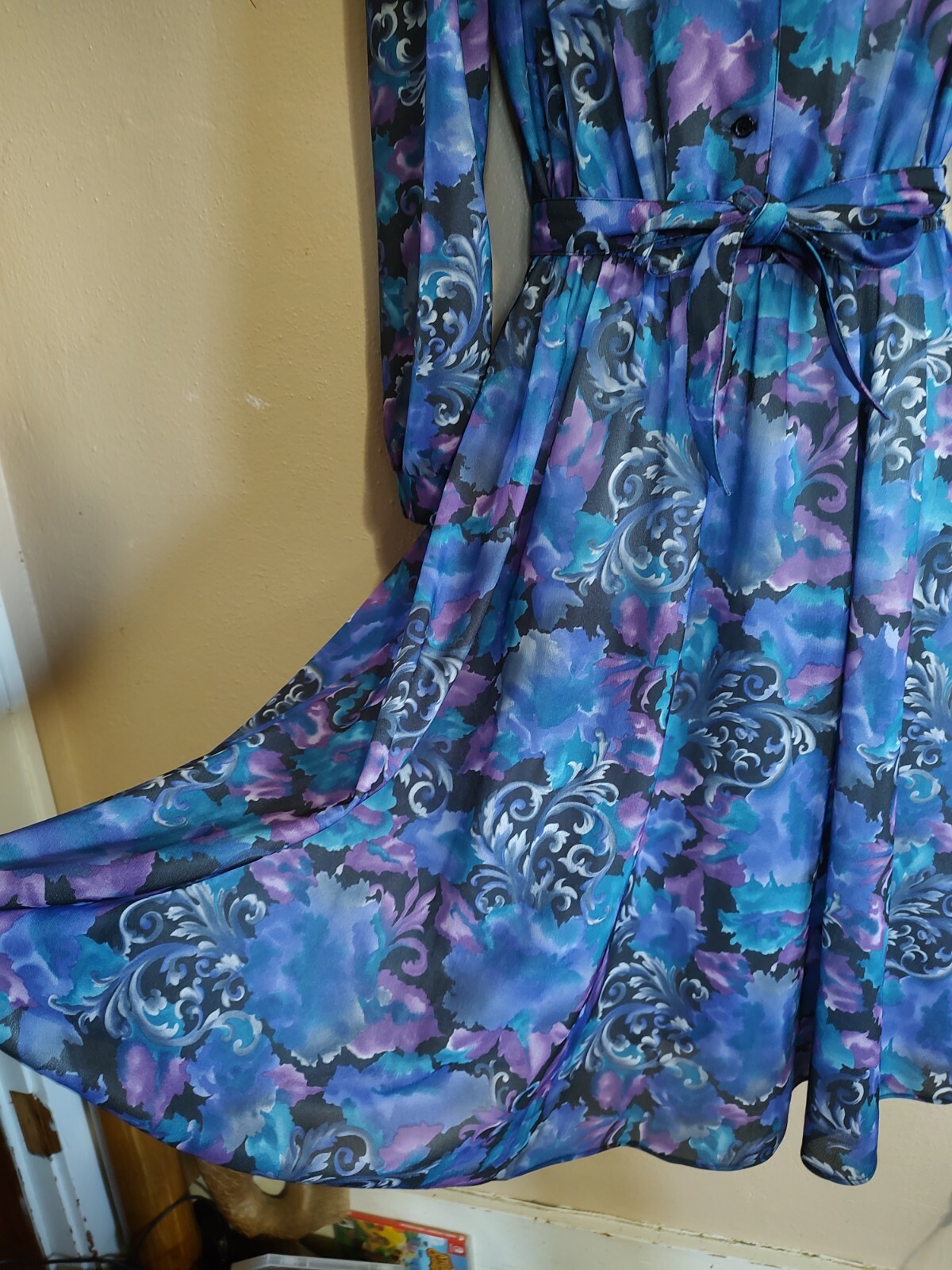 1970’s Beautiful Vintage Blue Black Purple Floral Print Dress Size Small Medium