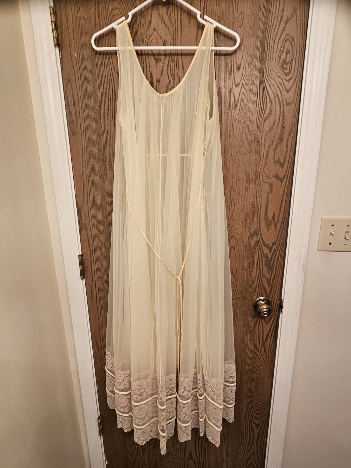 Vintage Intime Of California 2 Chiffon Layer Size All Orginal Tie Pale Yellow