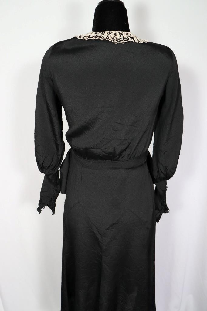 Rare Vintage 1930’s French Black Rayon Crepe Dress With Lace Collar Size 4+