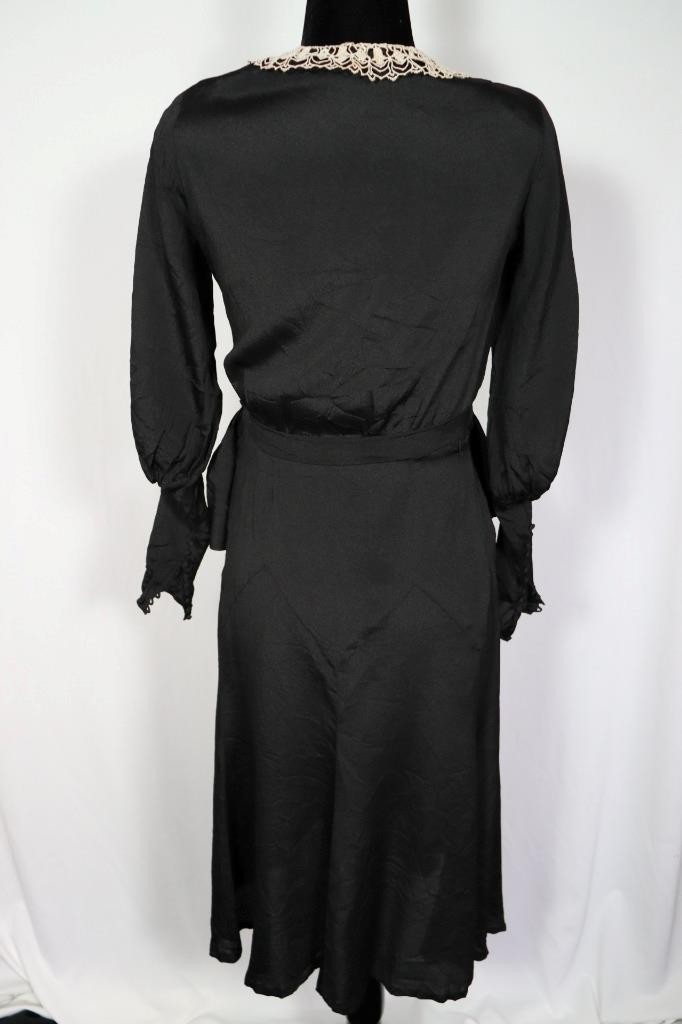 Rare Vintage 1930’s French Black Rayon Crepe Dress With Lace Collar Size 4+