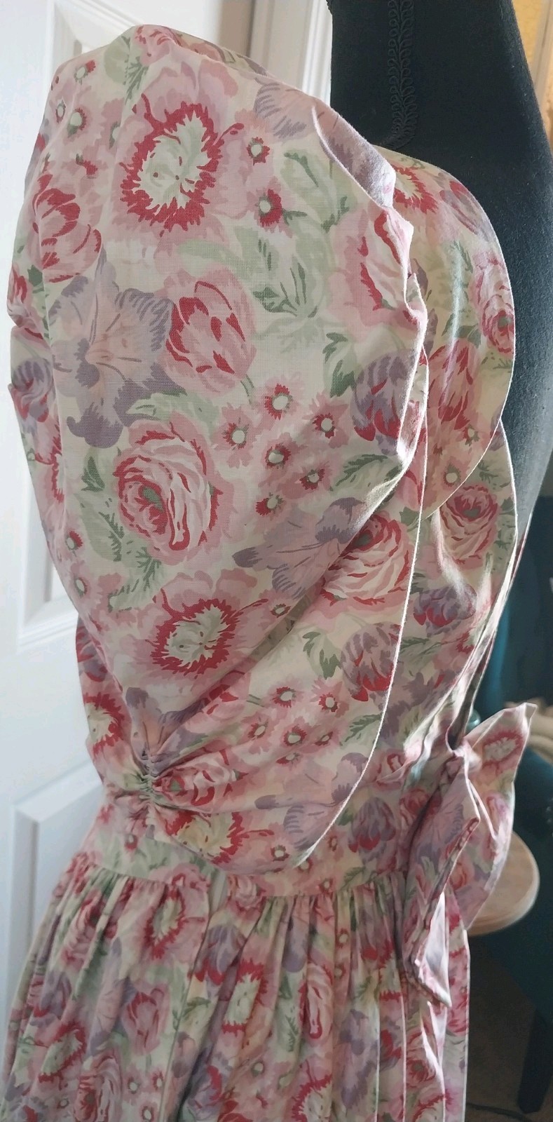 Vtg 1980s Laura Ashley Cottage-core Romantic Puff Sleeve Large Bow Tea Dress