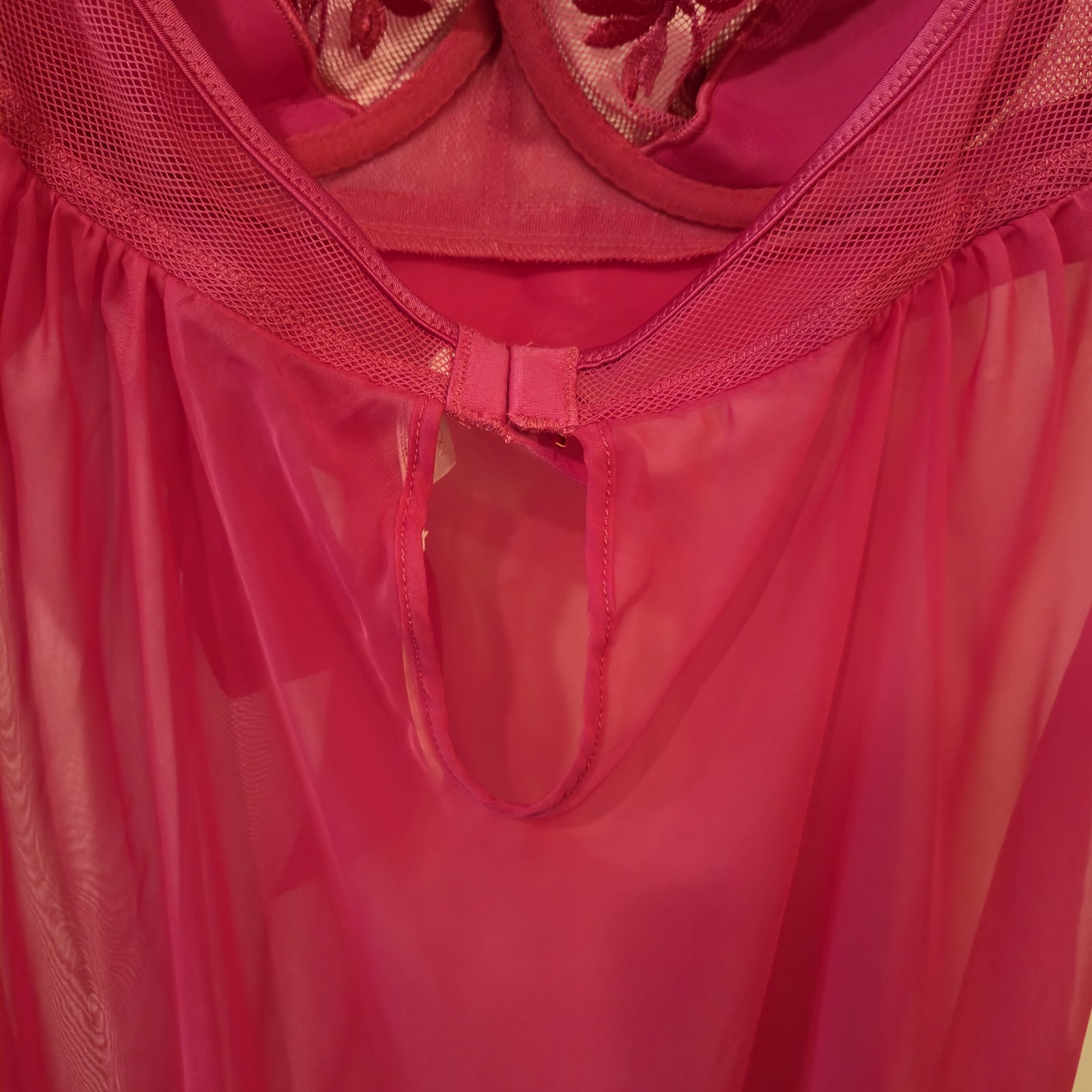 NWT Vintage Y2K Victoria’s Secret Hot Pink Floral Embroidery Bow Babydoll 34C
