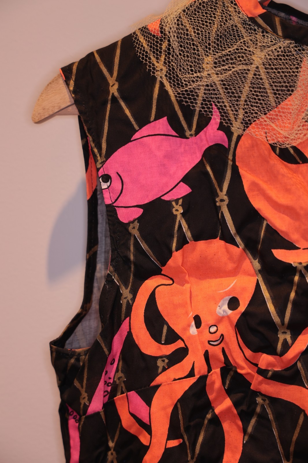 Vintage Sleeveless Dress Fish Octopus Sea Black Gold Pink Orange S/M *** RARE