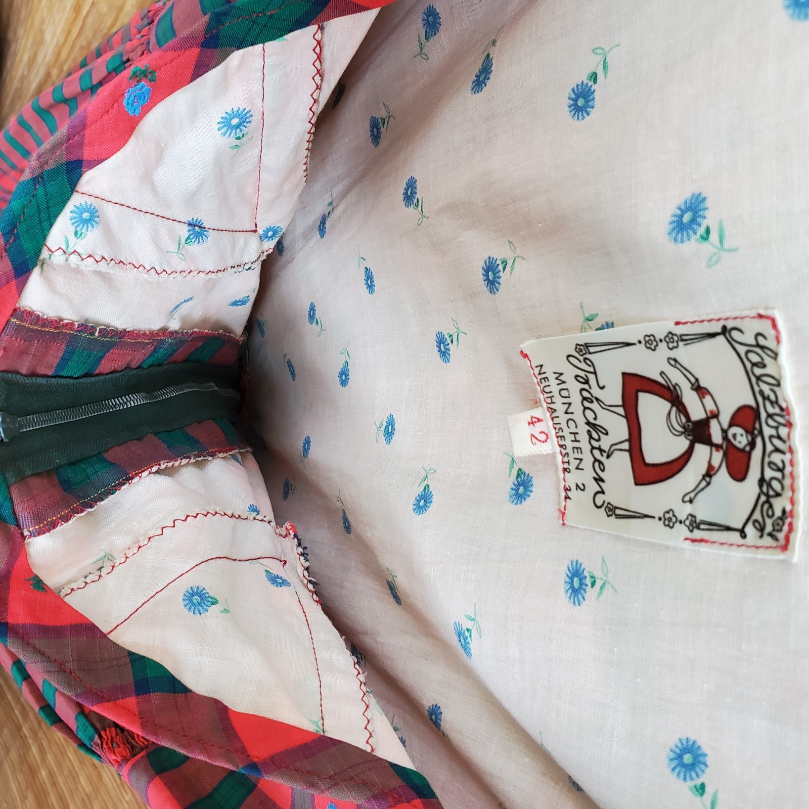 Vintage Salzburger Trachten Traditional dirndl dress red cotton floral