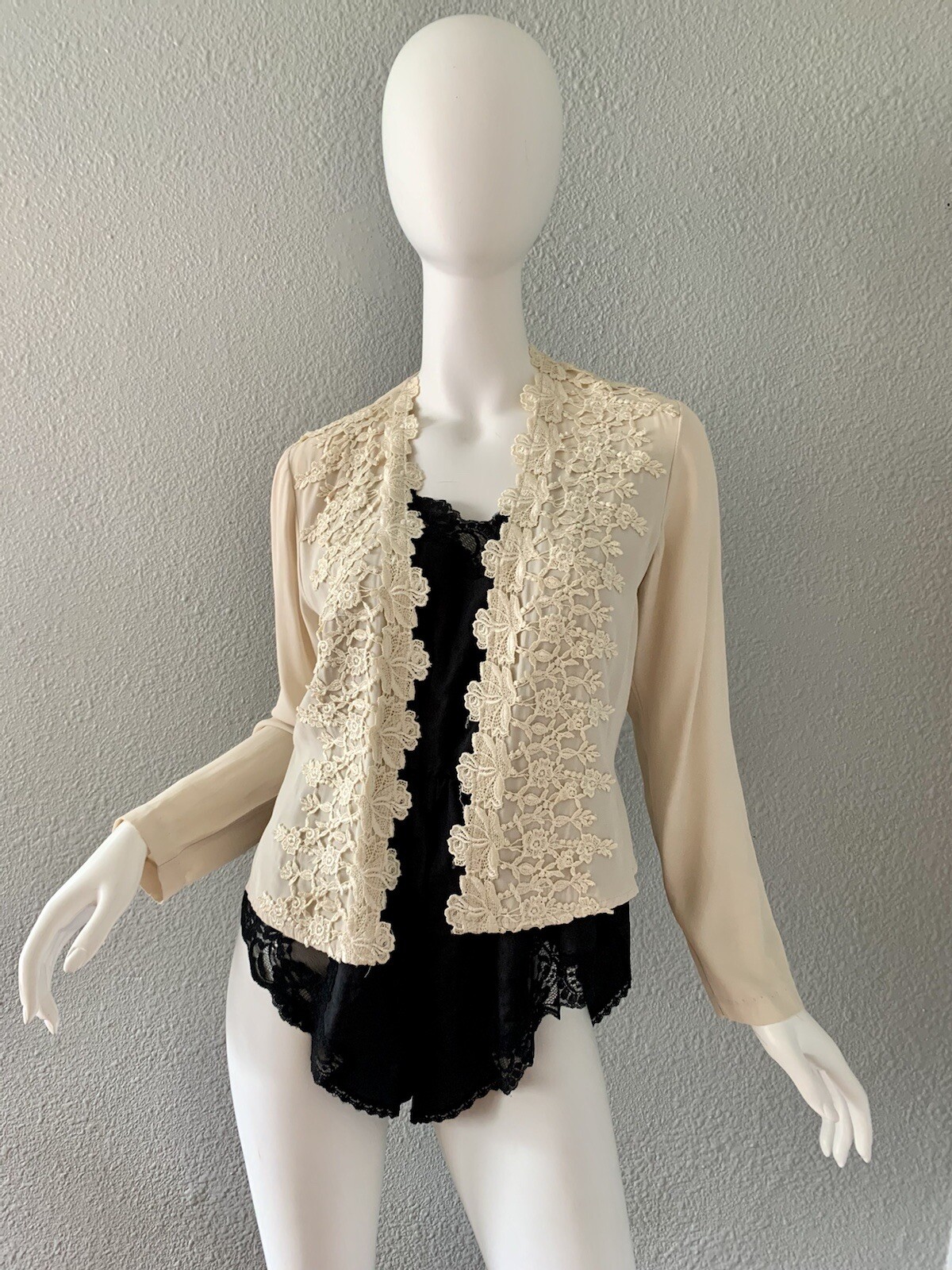Vintage Beige Lace Cardigan Top