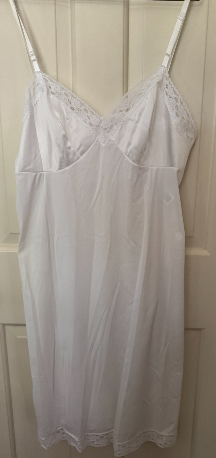 Women’s White Full Slip from Vanity Fair, Style 10-103 Size 38