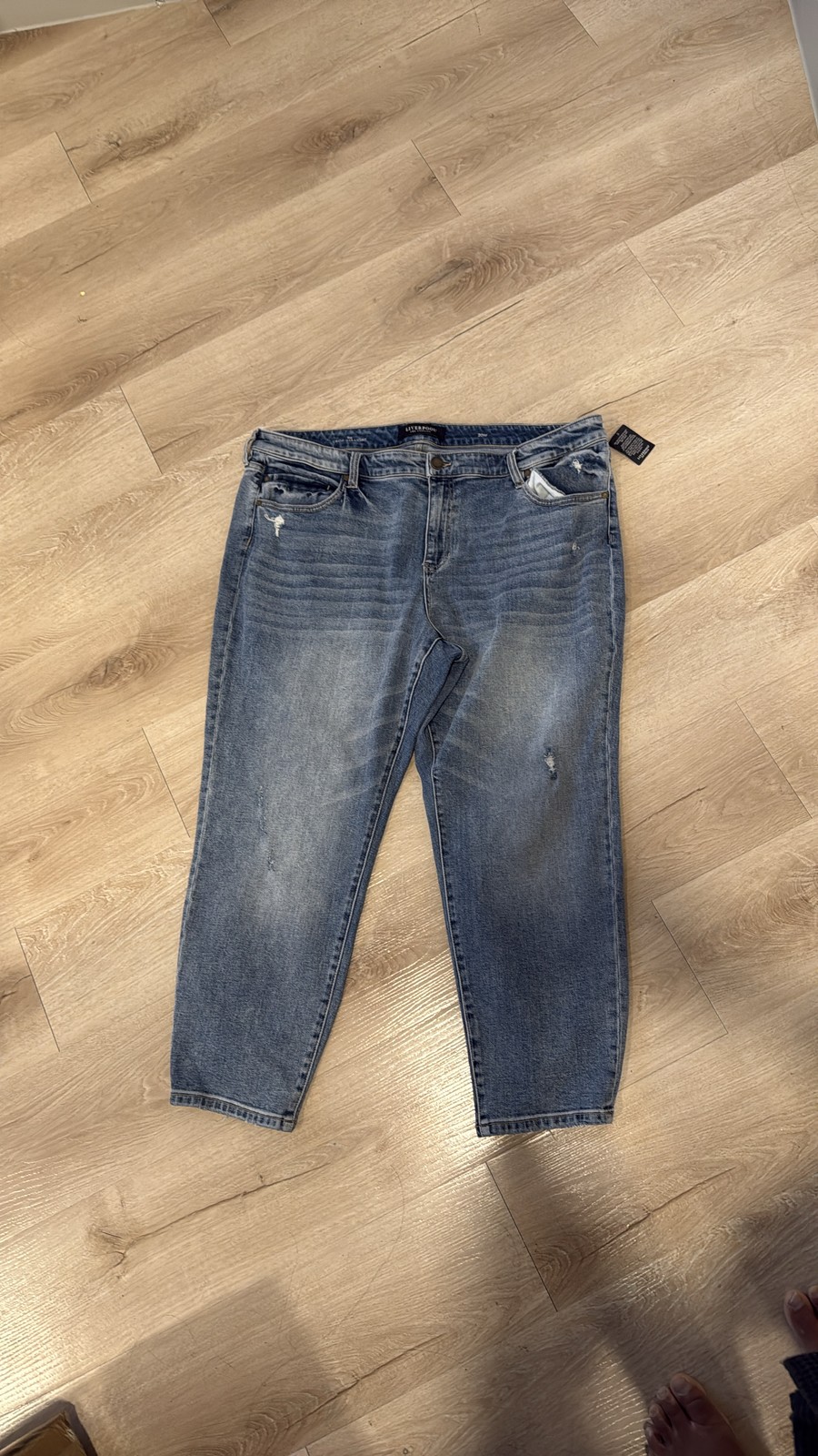 NWT 20W Liverpool Los Angeles The Crop Straight Leg Blue Distressed Jeans 16/33