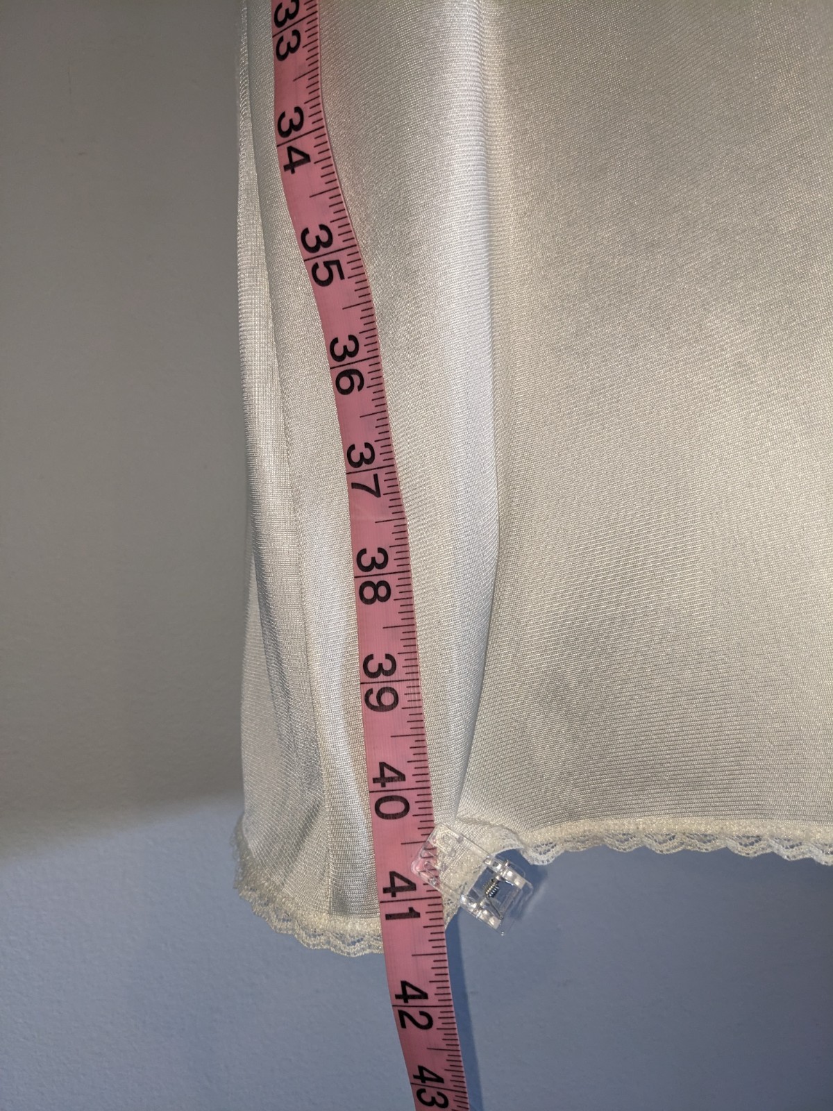 VASSARETTE VINTAGE WOMENS NYLON LACE TRIM SLIP LINGERIE IVORY UNDERGARMENT SZ 38