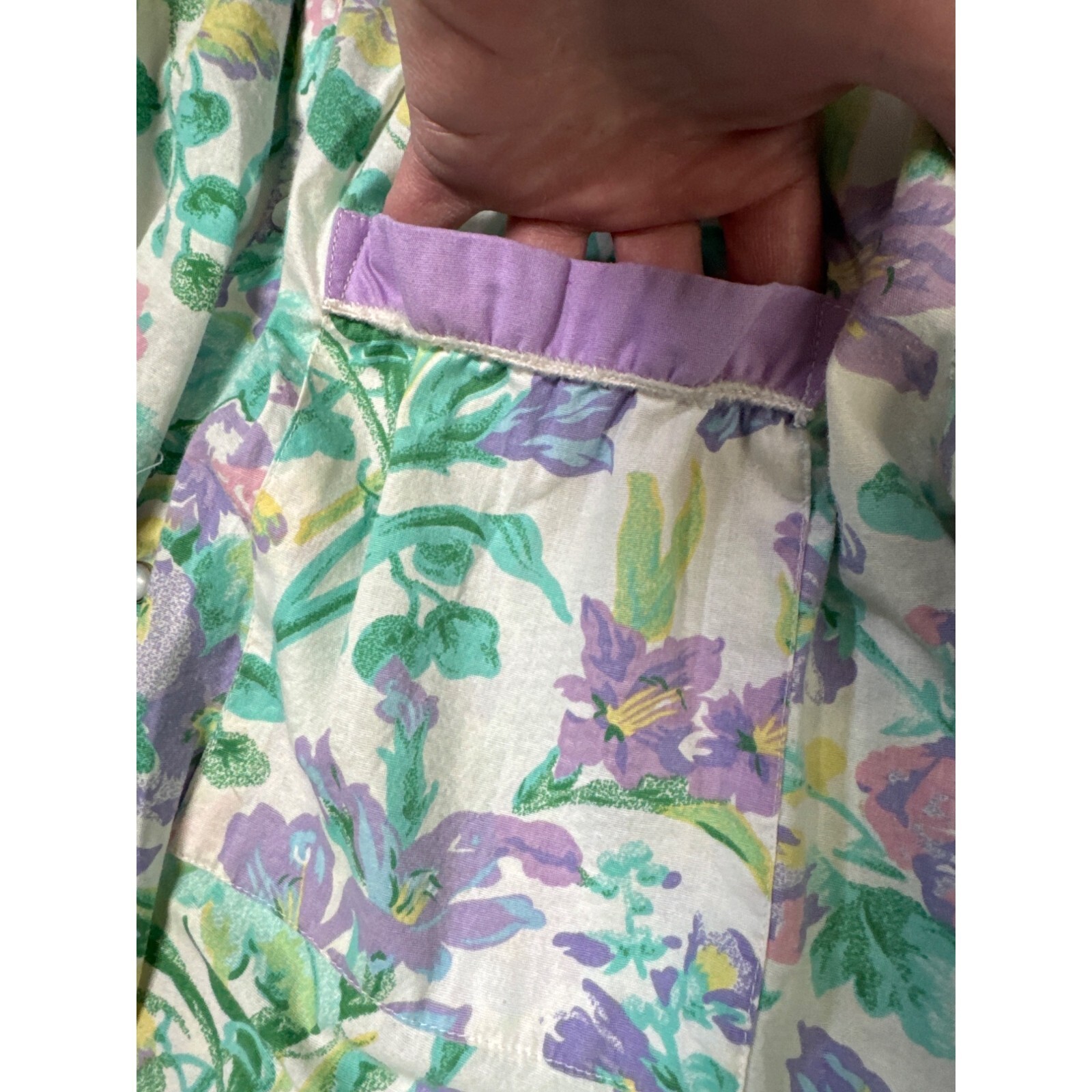 Vintage Models Coat Floral Nightgown Robe Size M 55% Cotton 45% Polyester White