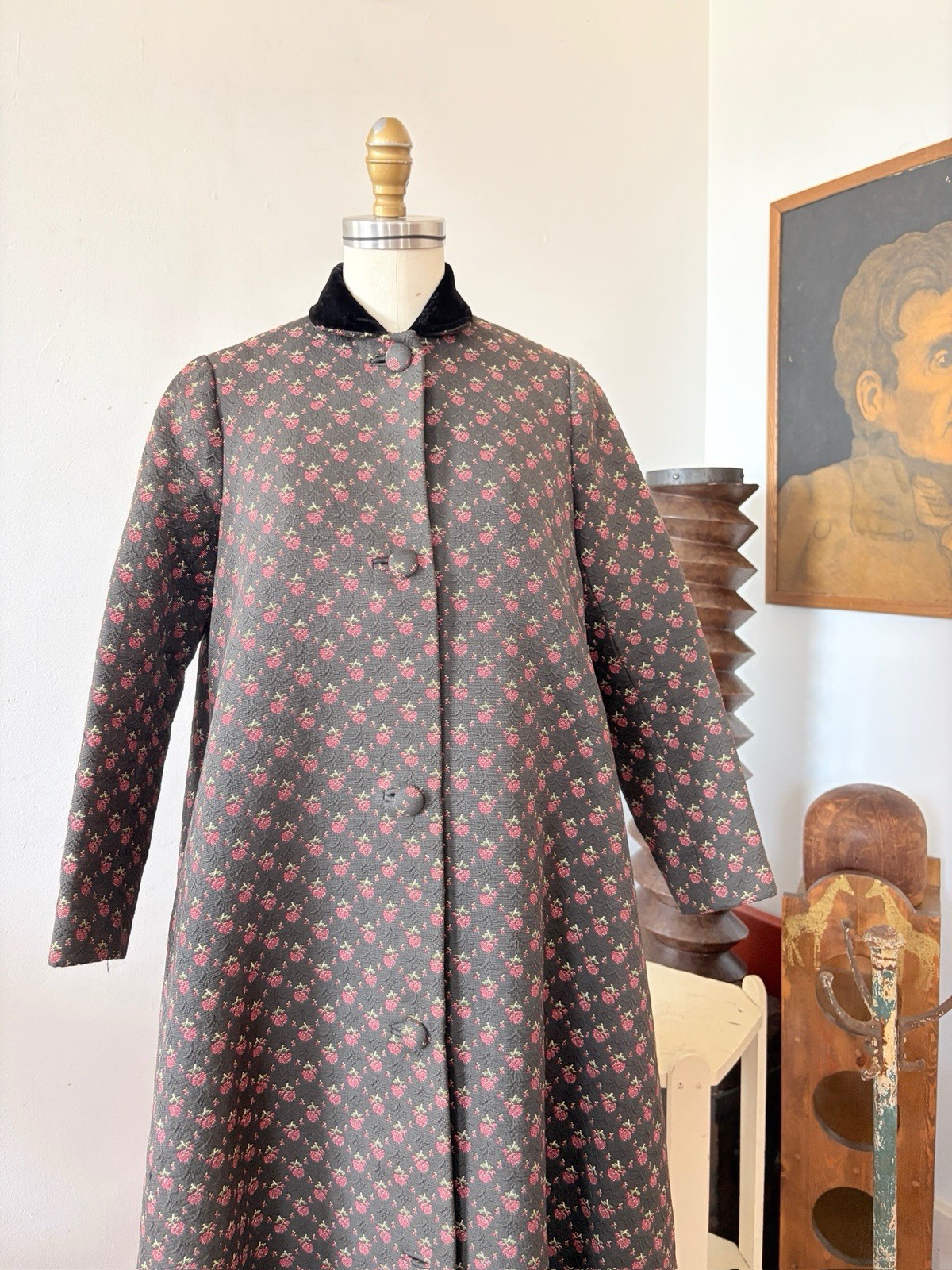 Mid-C Floral Jacquard/Matelassé/Quilted Full Length Tapestry Coat Velvet Collar