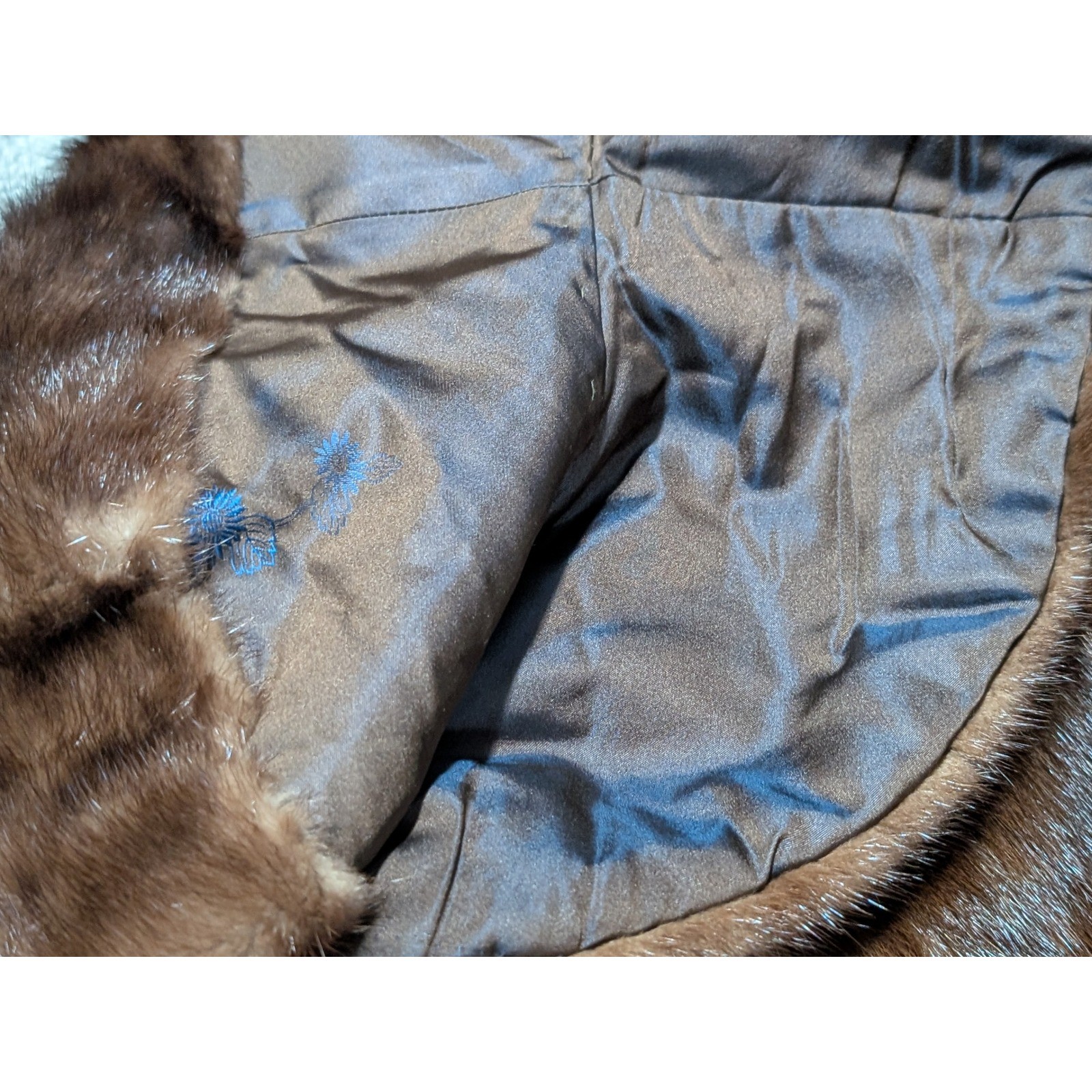 Pinneke Furs Womens Brown Vintage Mink Fur Wrap Capelet Monogrammed MCM 4 Pocket
