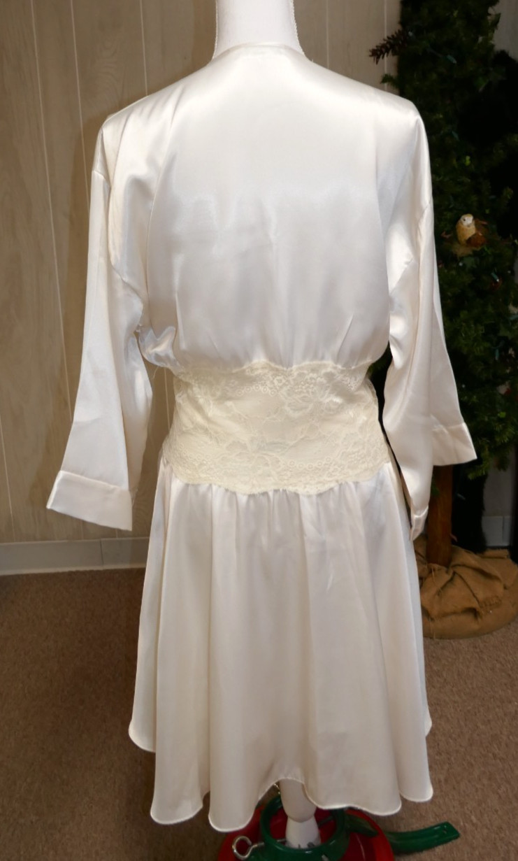 Vintage Blanche Robe And Nightgown Silky & Lace Peignoir Set- Size M