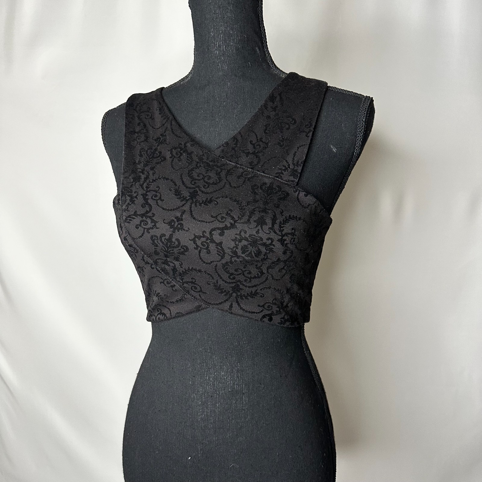 Vintage 90s Y2K Goth Arden B Black Velvet Crop Top Small Women Clubwear Filigree