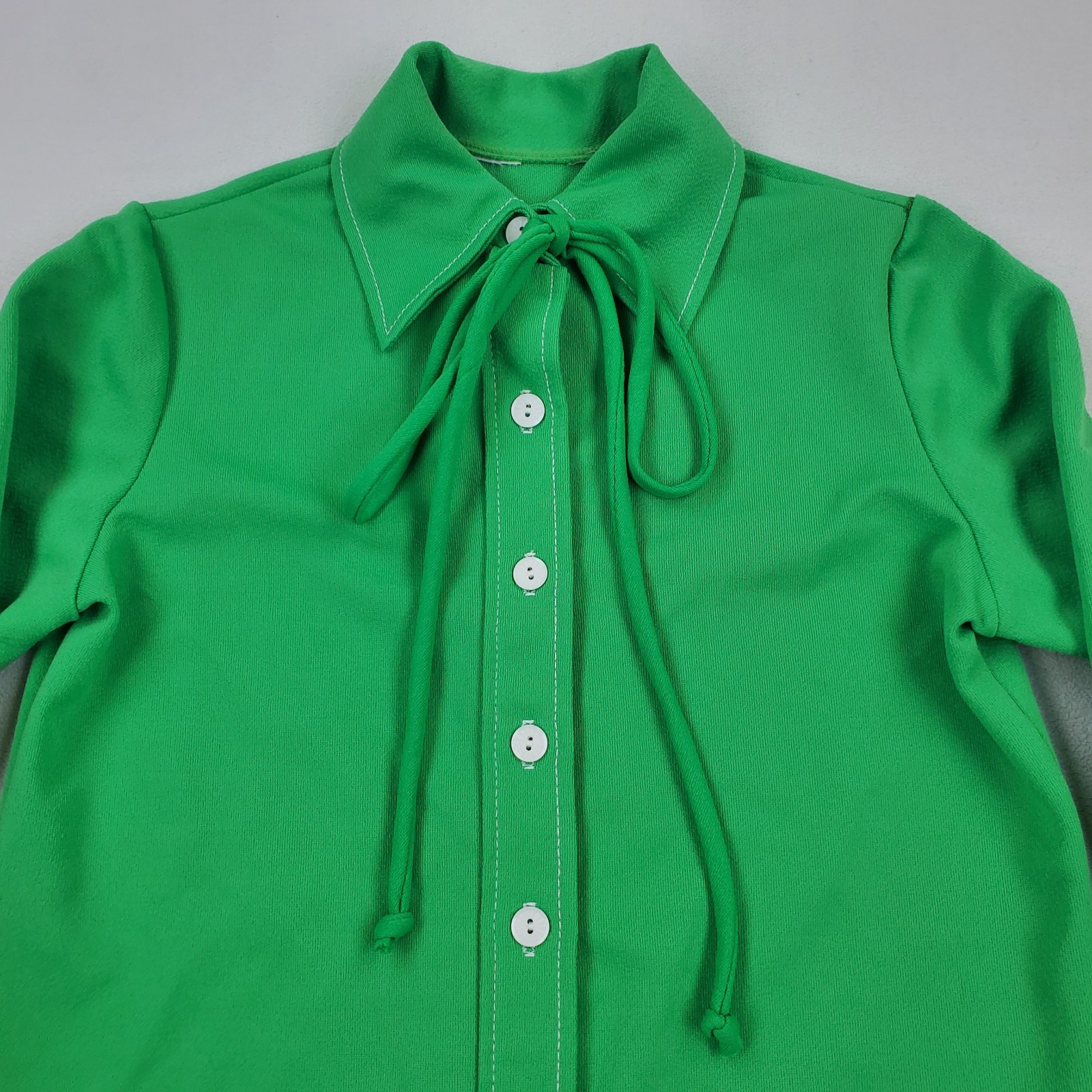 Vtg 60s 70s Shirt Wide Collar Green w/ White Stitching Neck Bow Tie
