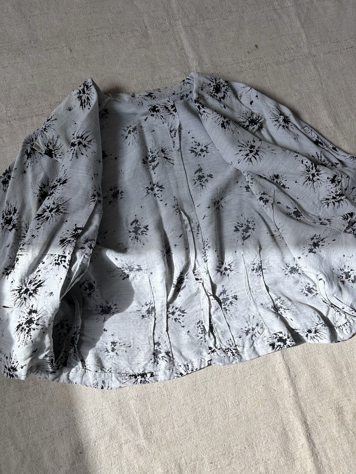 1940s Vintage French Rayon Jacket Blouse Grey Printed Top Womens Medium
