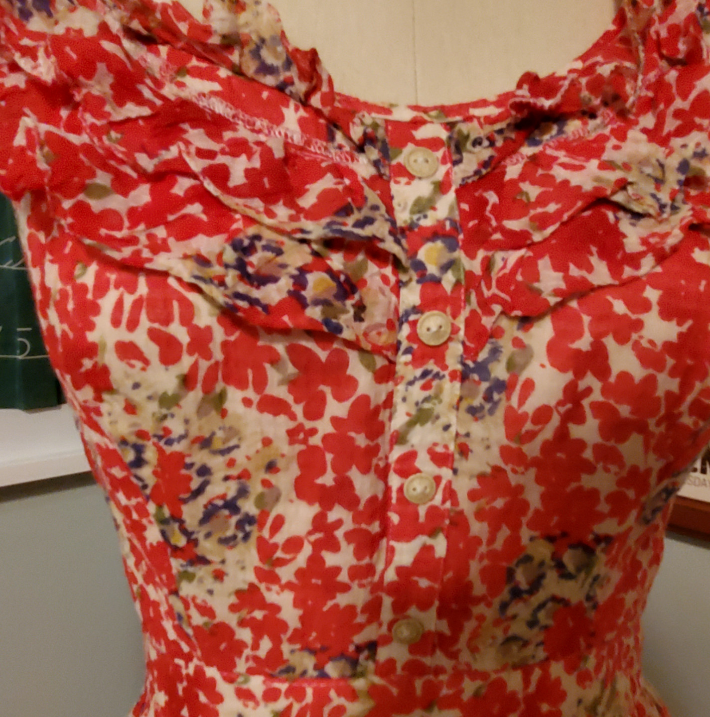 90s VTG Kay Unger Cotton + Silk Red Floral Patterened Dress w/ Frilled Collar