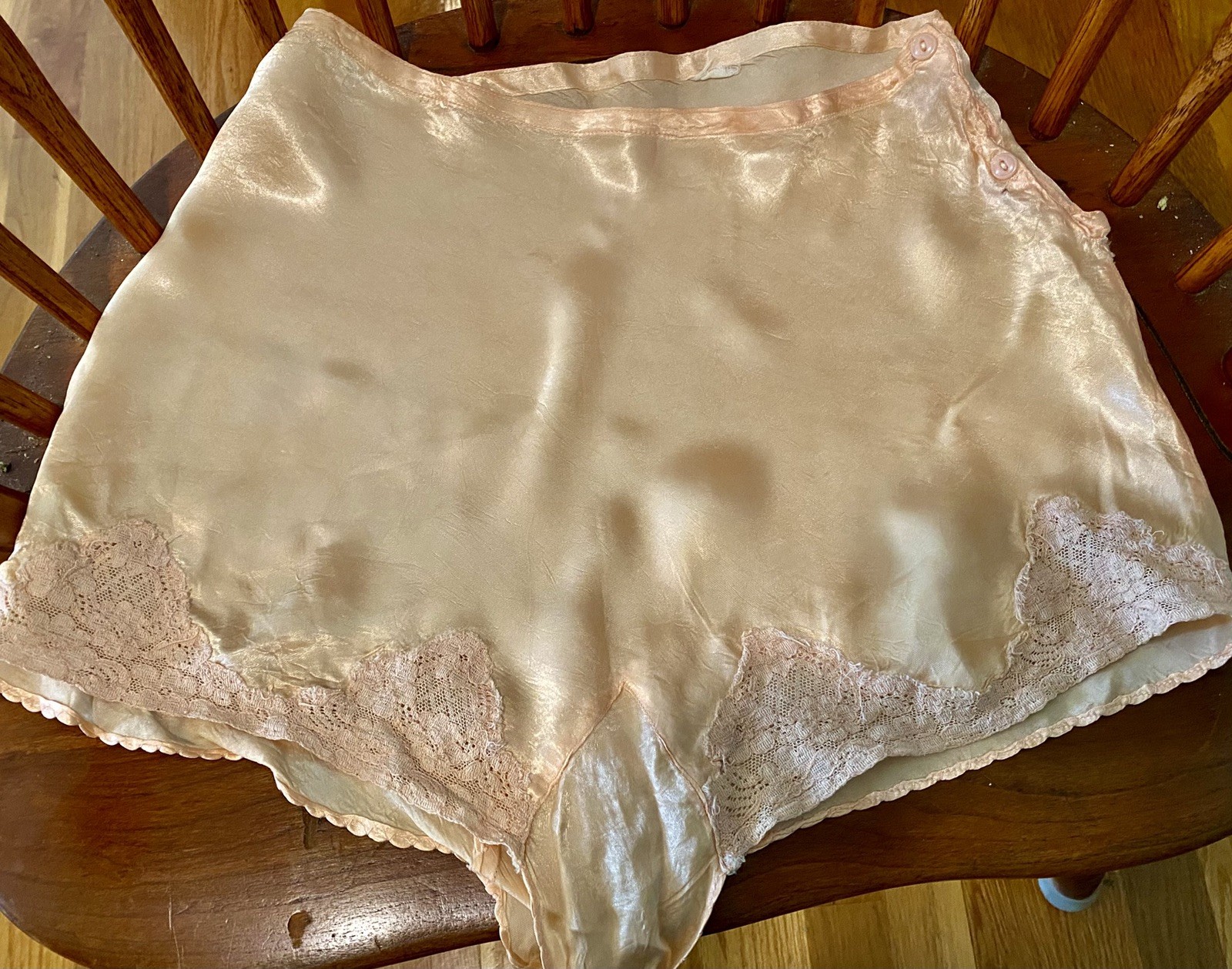 Vintage 20’s/30s Silk & Lace Tap Pant Lingerie Light Pink S-m fab
