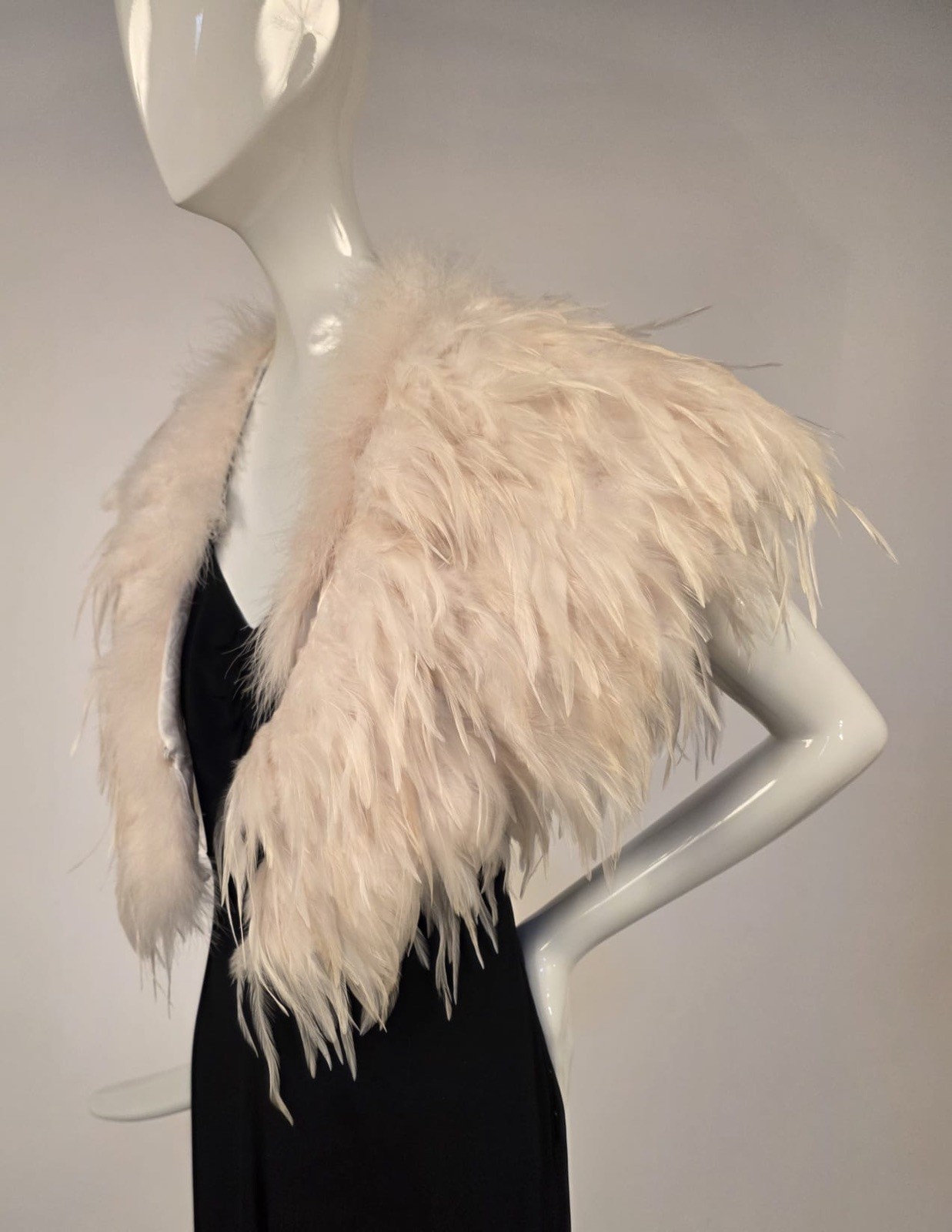 VINTAGE BIBA PLUSH WHITE FEATHER CAPE FOR DRESS W SATIN LOGO LINING