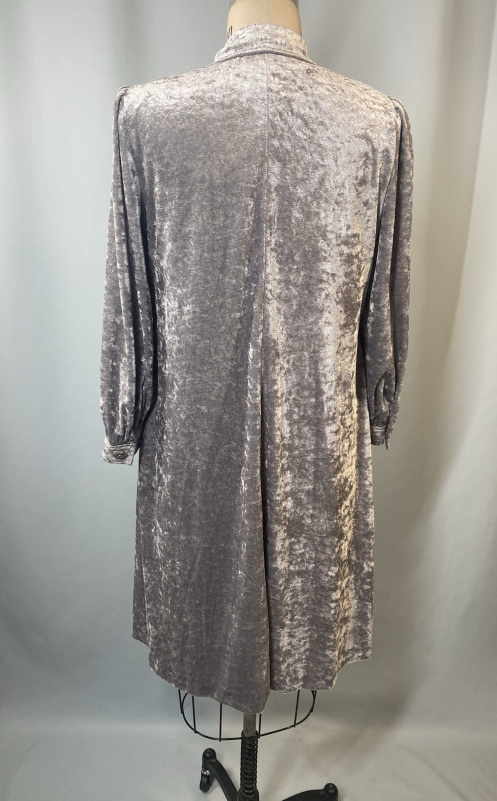 Vintage Dress SIZE LARGE 10 PETITE silver gray velvet long sleeve 80s 90s