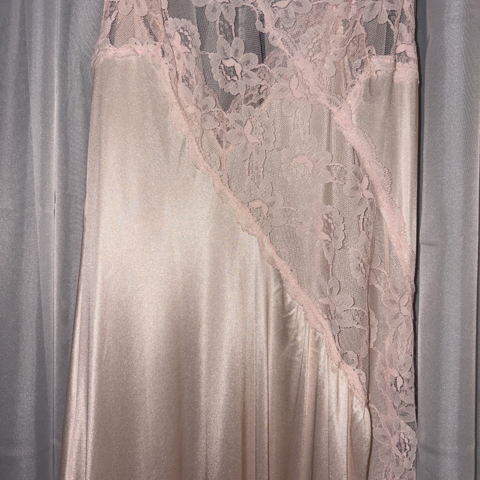 Vintage 70’S VAL MODE PINK LACE NYLON NIGHTGOWN Dreamland Timeless Elegant