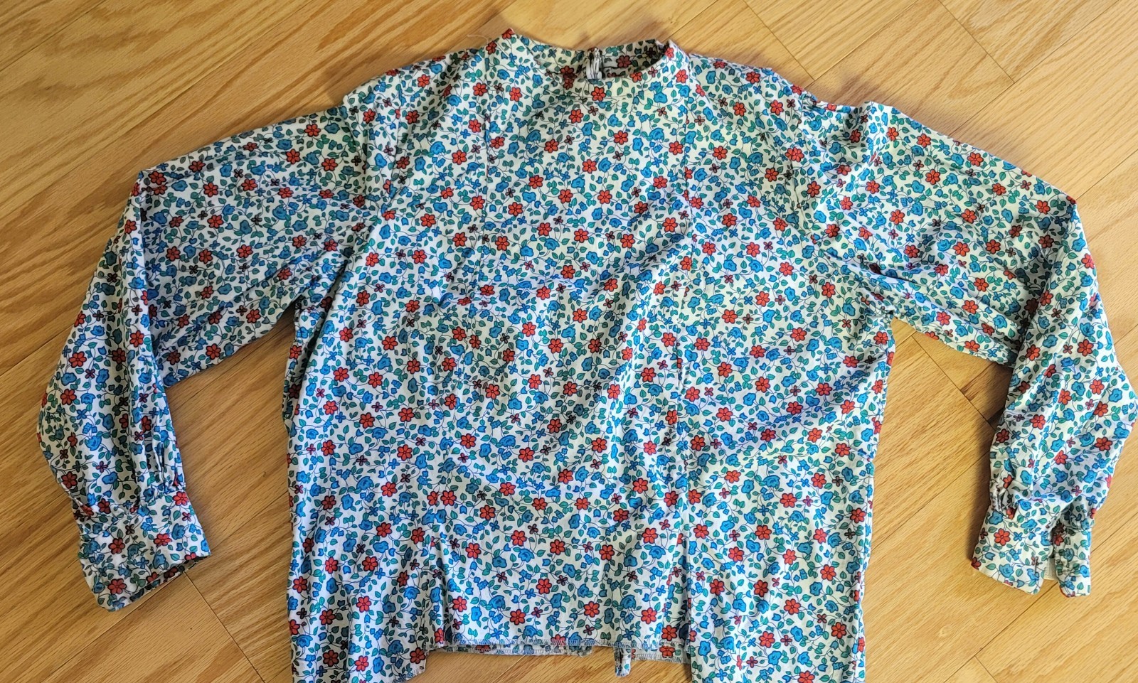 Vintage 1960’s – 1970’s Summer Floral, Long Sleeved, Hippie, Prairie Med/Lg.
