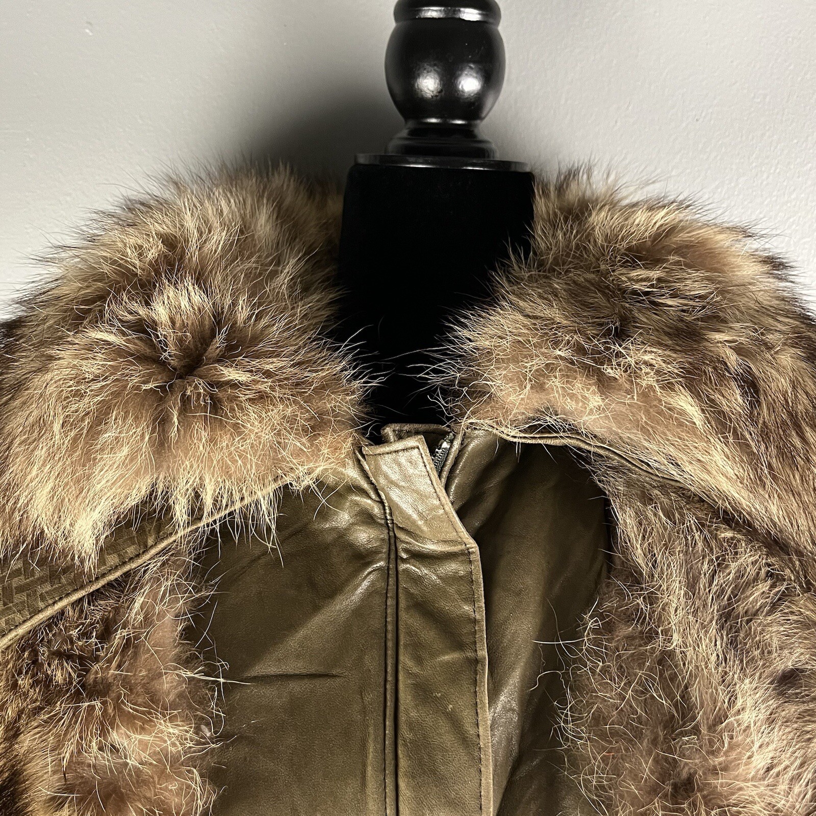Rare Authentic Vintage Raccoon Fur Olive Leather Bomber Made in the USA – L/XL