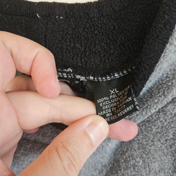 Vintage Winter Cabin Embroidered Fleece Mock Neck Sweatshirt Grey