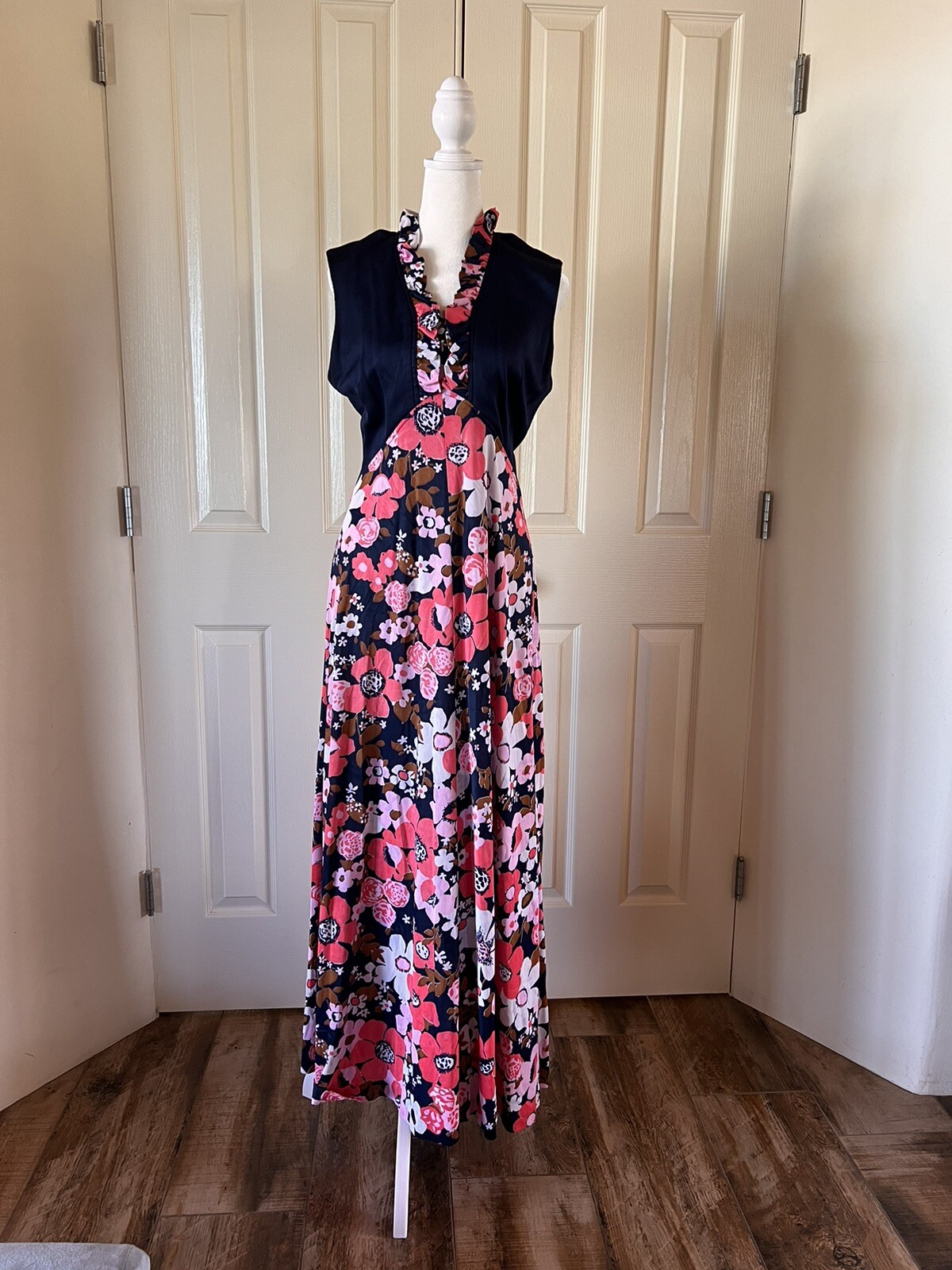 vintage 70s floral maxi dress navy with pink white flowers sleeveless ruffle