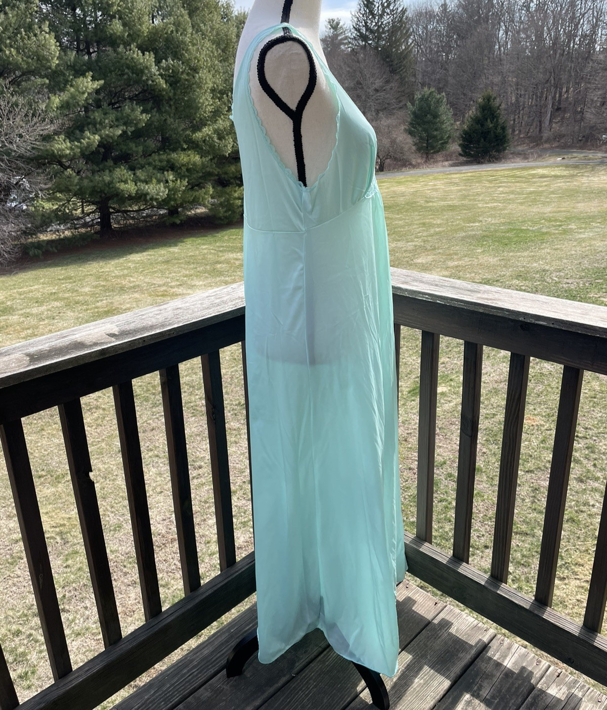 VASSARETTE Nightgown Gown Embroidery Feminine Dainty Nylon Green 70s Vtg Medium