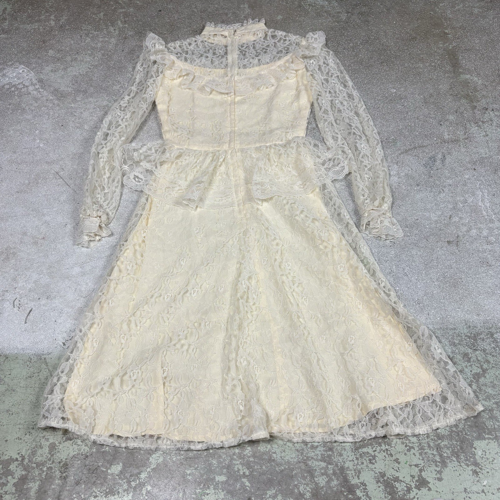 Vintage 1970s Bohemian Whimsical Prairie Lace Ivory Dress Size 8/9 Cottagecore