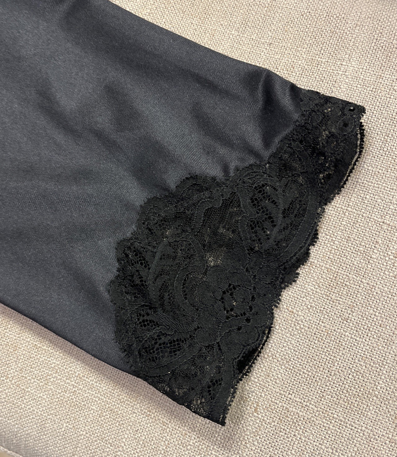 Vintage 70-80s Olga Black Silky Nylon Lace Robe M USA 94250 Glamorous READ!