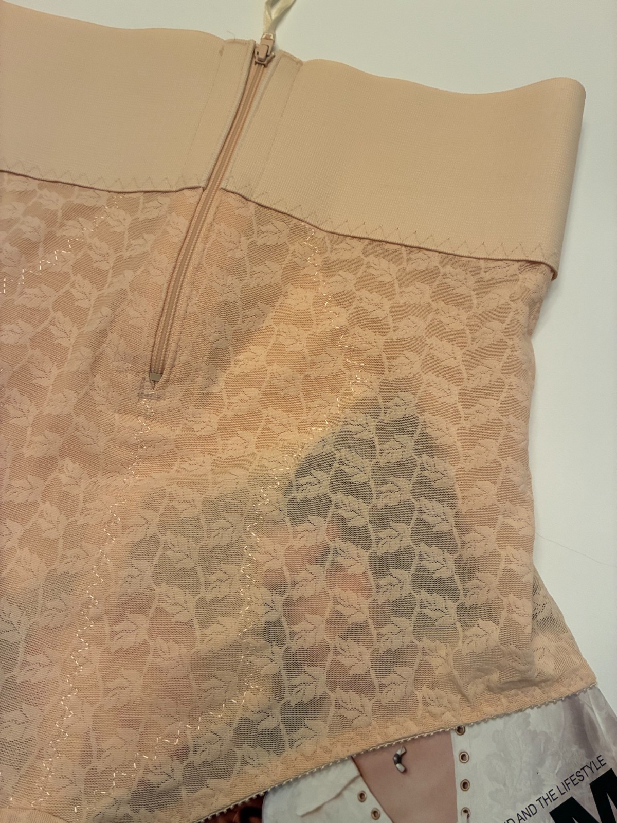 Vintage CROWN-ETTE GIRDLE BRIEF Size 40 5x NUDE Beige Zipper SHEER LACE Sissy